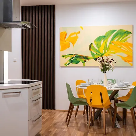 4br+2bath Old Town Family Oasis Luxury Apartmán *
